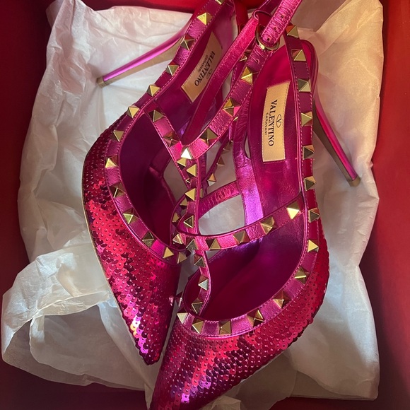 VALENTINO Rockstud Liquid Metal Sequin Pump - Picture 2 of 9